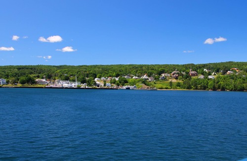Ashland Cottage | Relax on the shores of Lake Superior