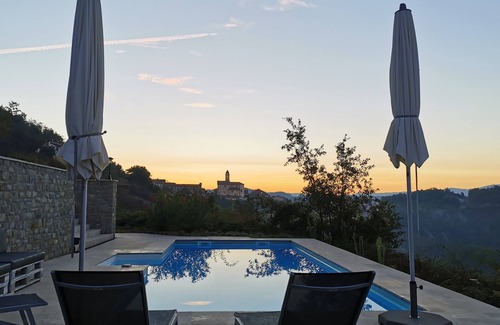 Spigno Monferrato Apartment | Relaxation away from the hustle and bustle, in beautiful scenery and by the fantastic pool
