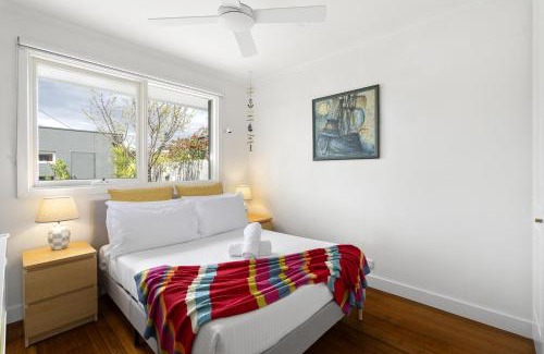 Mordialloc House | Relaxed Bayside Stay with Outdoor Space