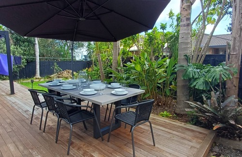 Stanmore Bay House | Relaxed family get away - 5 min Walk to Beach, Parks, Leisure Centre & Shops