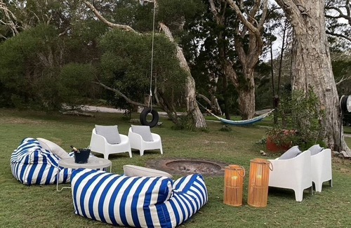 Brisbane Waterfront House | Relaxed Island Retreat - walking distance to the beach!