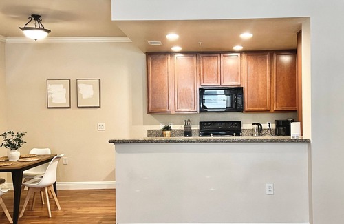 Reno/Tahoe Airport Apartment | Relaxing 2-br Apt With Pool Hot Tub Gym