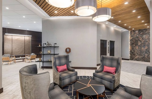 Greenville Downtown Apartment | Relaxing 2 Queen Bed Stay Near Peace Center! Onsite Gym and Pool Access!