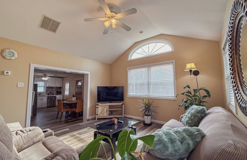 Rio Grande House | Relaxing 2BR/2BA Entire House, Short Drive from Wildwood & Cape May Beaches