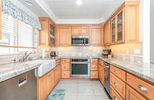 Santa Ana Heights House | Relaxing 2Br Oceanfront W Large Patio, Fire Pit & Bbq By Beachview Rentals