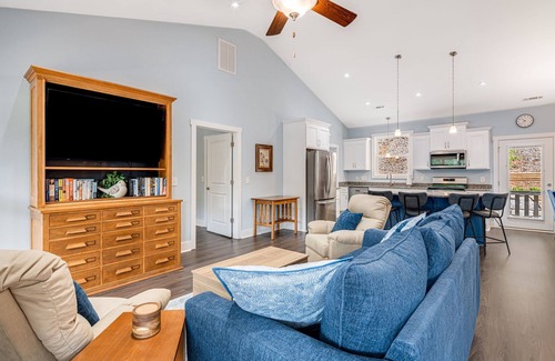 Sylva House | Relaxing 3BR/2BA Riverfront Home- Fully Fenced Yard, Pet Friendly, ADA compliant