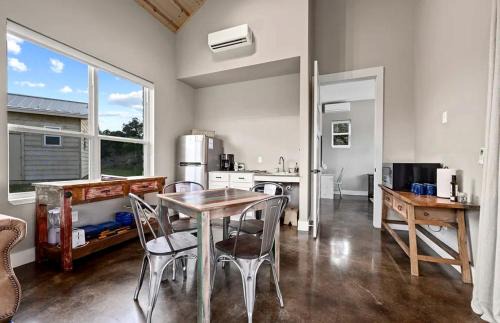 Dripping Springs House | Relaxing Accessible Cottage with Outdoor Fireplace for a Peaceful Getaway near Austin, Texas