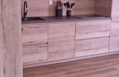 Montlebon Apartment | Relaxing apartment, sauna, jacuzzi combining wood and stone charm