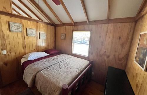Bloomington House | Relaxing Cabin in Bloomington