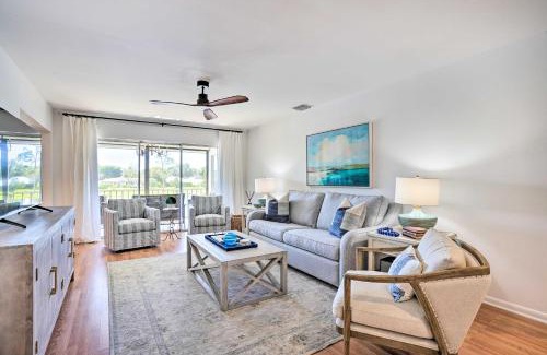 Central Naples Apartment | Relaxing Condo with Screened-In Lanai, 4 Mi to Beach