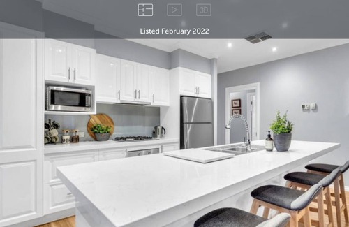 Craigieburn House | Relaxing Family & Business Getaway in Craigieburn with Heated Spa