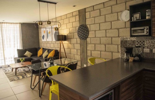 Downtown Guadalajara Apartment | Relaxing Getaway Loft w/Gym & Coworking | 2 BD | Tribu Colón