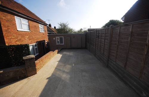 Woodingdean House | Relaxing Getaway With Hot Tub & Sauna Sleeps 6