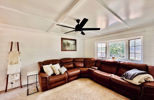 Port Byron House | Relaxing home to unwind