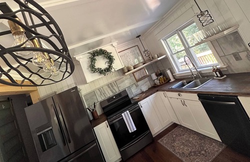 Port Byron House | Relaxing home to unwind