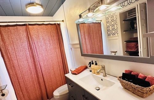 Port Byron House | Relaxing home to unwind