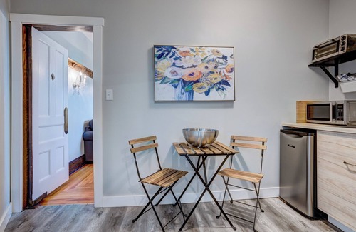 Lunenburg Apartment | Relaxing King Bed Suite Close to Lunenburg Harbour (Suite 2)