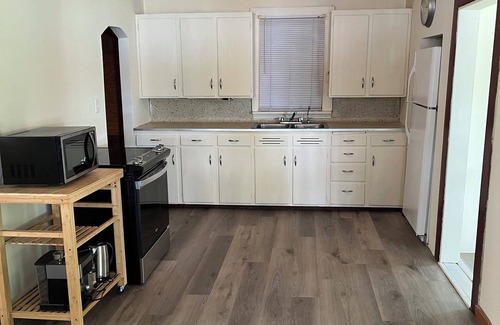 Anthony House | Relaxing Lake House with180 Degree Views