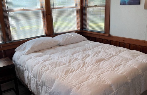 Anthony House | Relaxing Lake House with180 Degree Views