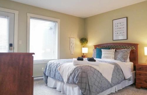 East Kootenay Apartment | Relaxing Mountain View Condo in Beautiful Radium