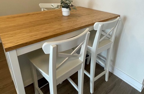 Ajax Apartment | Relaxing night out in the heart of Ajax