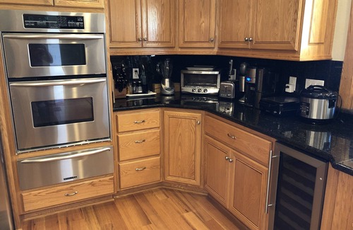 Mesa Vista House | Relaxing Sierra Sunrise Family Getaway w/EV Level 2 Charger - 4 bdrm 3 1/2 bath