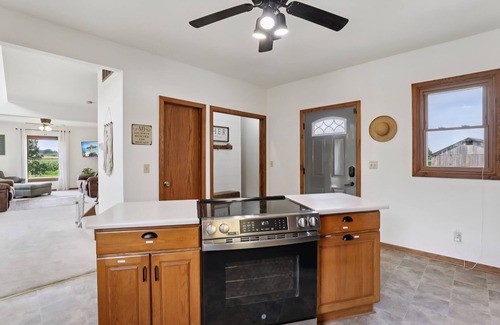 Dodge Other | Relaxing Spacious farmhouse with fire-pit and family friendly amenities