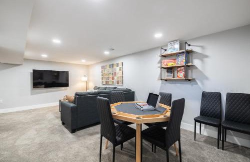 Dupont House | Relaxing Stay W Fire Pit & Outdoor Lounge