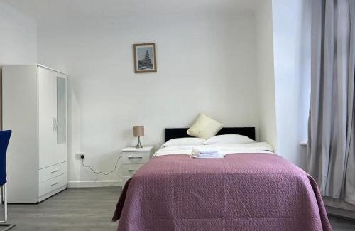 Clayhall Apartment | Remarkable 2-Bed Apartment in Ilford London