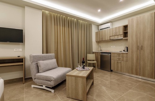 Amoudi House | Remezzo Apartments & Studios