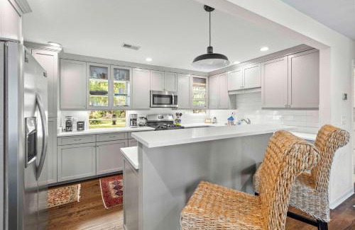 Scanlonville House | Remleys Row- mins to Shem Creek and dtwn chs