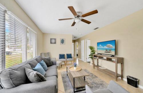 South Sarasota House | Remodel House with Heated pool, patio and gas grill!