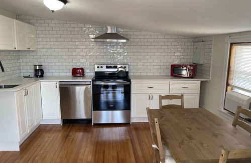 Westminster Apartment | Remodeled 1 Bedroom Apt - Westminster, MD. Close to McDaniel College-WiFi & AC
