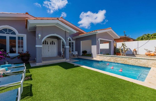 Shiribana House | Remodeled 3br2ba Cozy Central Private Pool