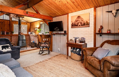 Scottsburg Cabin | Remote cabin in the woods