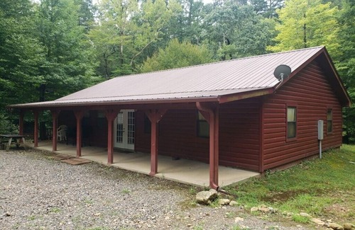 Board Camp Cabin | Remote Cabin on Sugar Creek Near Wolf Pen Gap-Ouachita National Forest