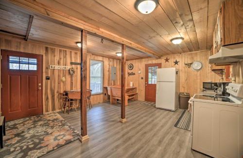 New Concord House | Remote Kentucky Cabin with Fire Pit and 2 Ponds