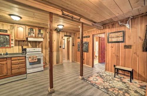 New Concord House | Remote Kentucky Cabin with Fire Pit and 2 Ponds