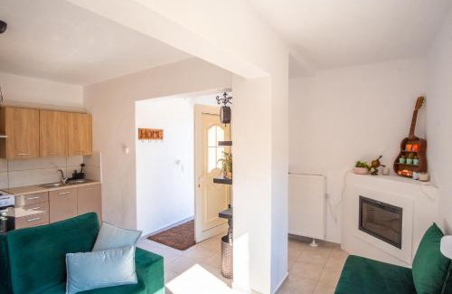 Pramanta Apartment | Remvi GUEST HOUSE