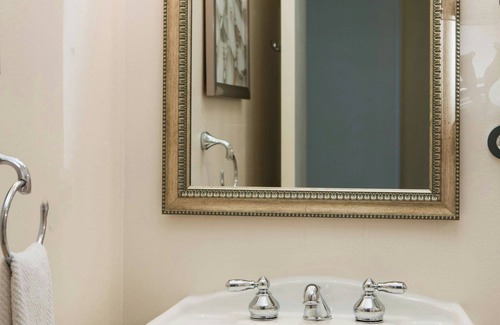 Elizabeth Hotel | Renaissance Newark Airport Hotel