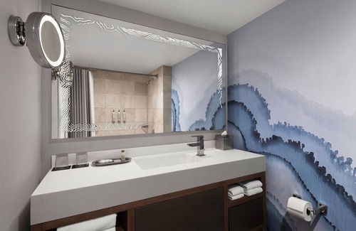Airport Area Hotel | Renaissance Newport Beach Hotel