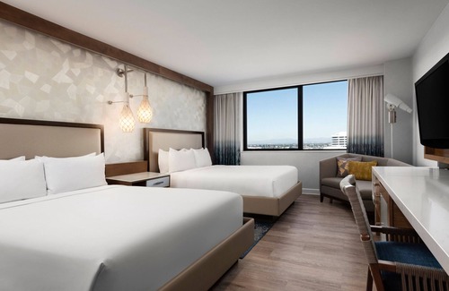 Airport Area Hotel | Renaissance Newport Beach Hotel