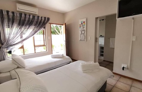 Douglas Hotel | Rene's Guest House