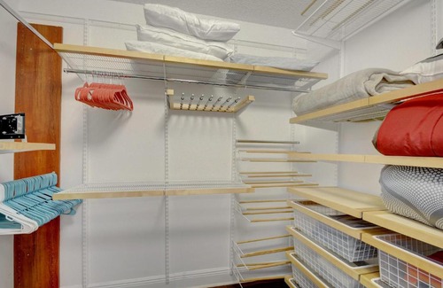 Aventura Apartment | Renovated 2/2 Unit at Yacht Club/Aventura