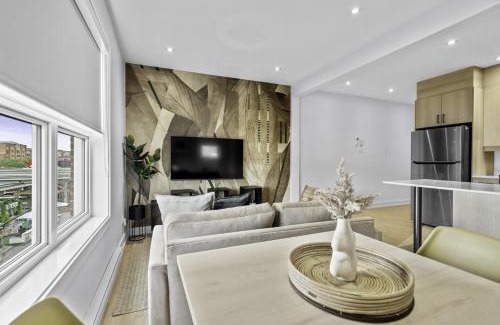 Little Italy Apartment | Renovated 2-Bedroom Haven by Jean Talon Market