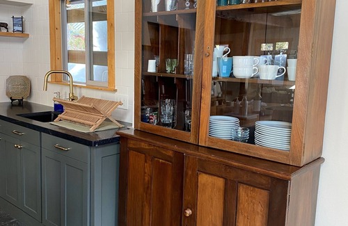 Serene Lakes House | Renovated and Uncluttered Cabin Near Sugar Bowl and Royal Gorge