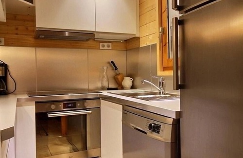 Plagne Centre Ski Chalet | Renovated chalet for 10 with hot tub, fireplace and WiFi at the foot of the slopes