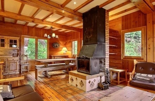 Plagne Centre Ski Chalet | Renovated chalet for 10 with hot tub, fireplace and WiFi at the foot of the slopes