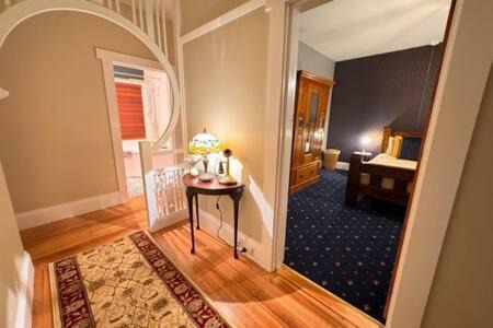West Launceston House | Renovated Cottage Near Cataract Gorge Launceston
