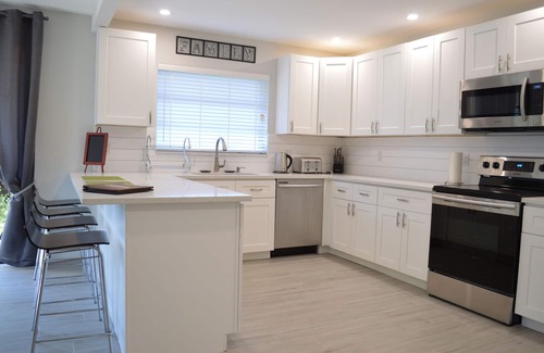 High Point House | Renovated Delray Beach Heated Pool House BBQ RV & Boat Parking